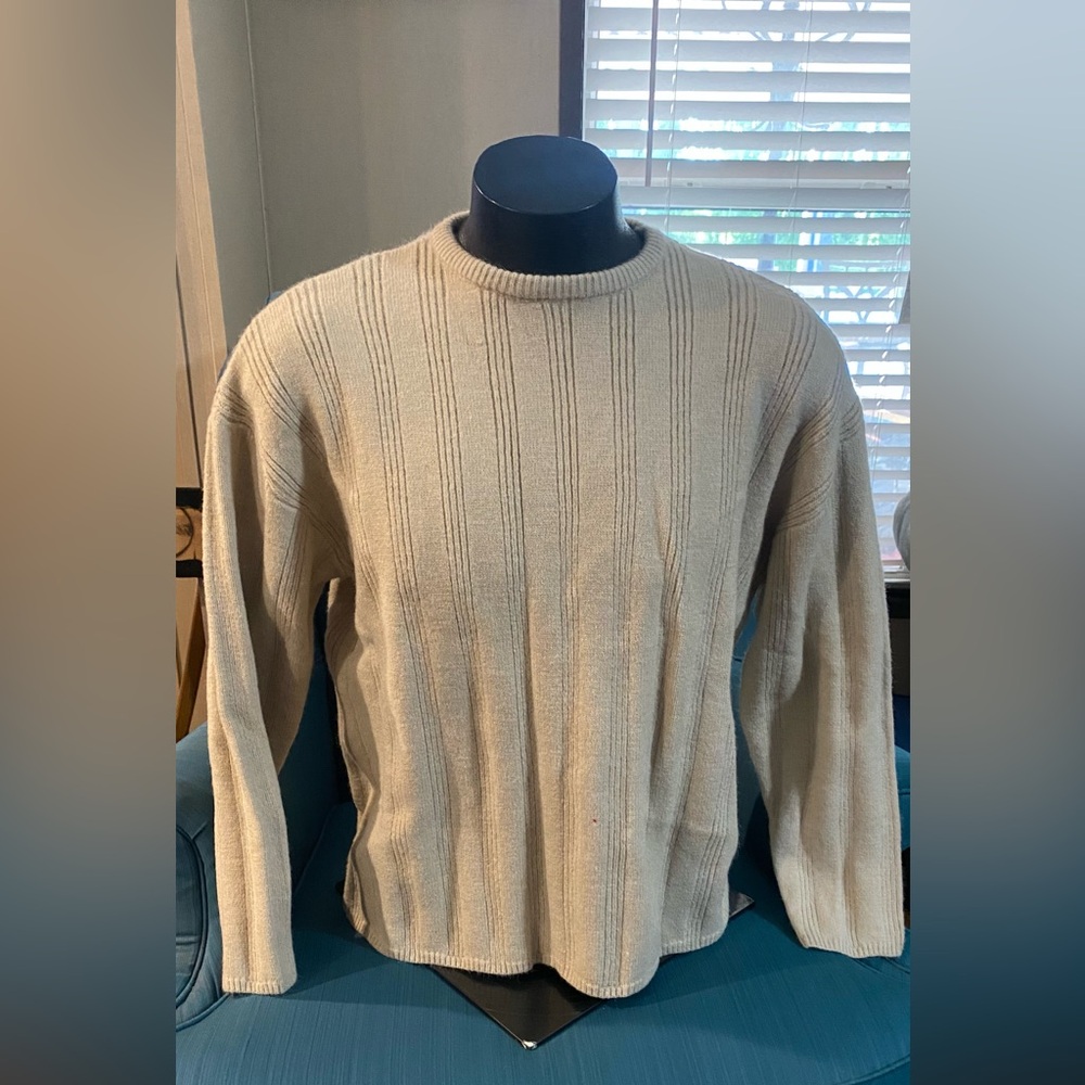 Ladies  Dazy Cream Sweater Size‎ Small